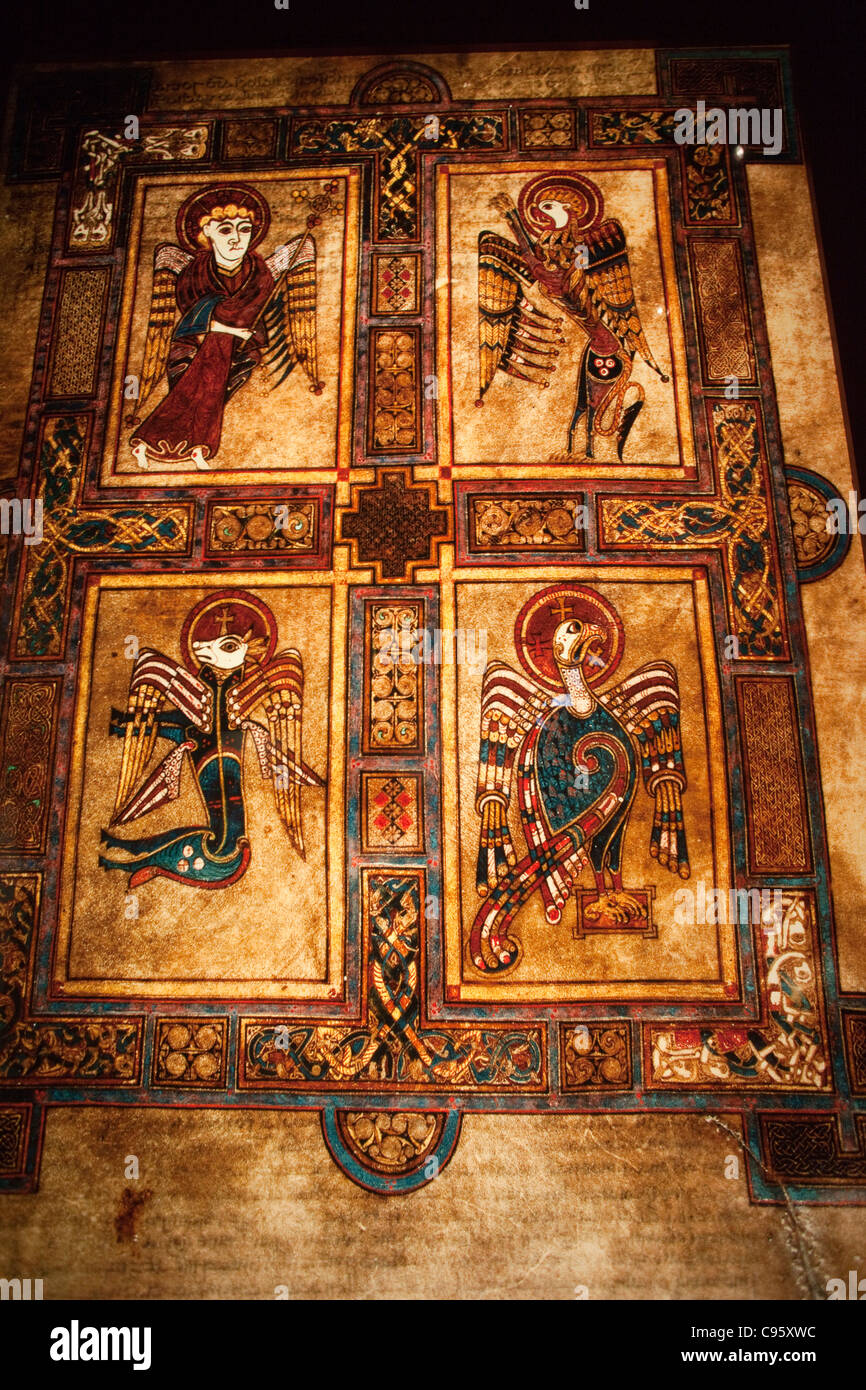 Repubblica di Irlanda, Dublino Trinity College Library, pagina dal Libro di Kells Foto Stock