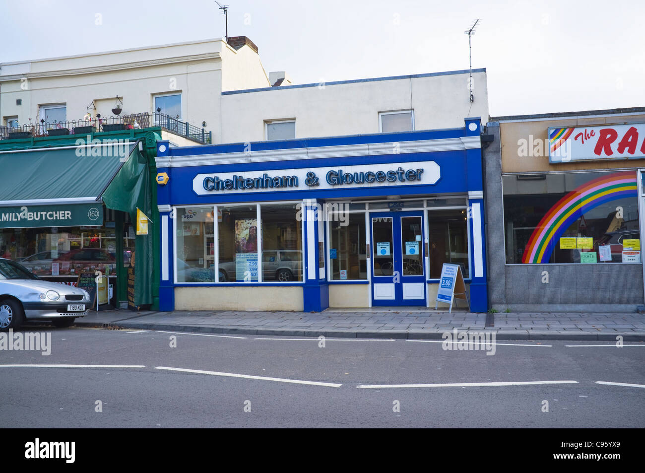 C&G / Cheltenham & Gloucester ( ex edificio società ora una parte di Lloyds TSB Bank ). Una filiale locale di Cheltenham. Regno Unito. Foto Stock