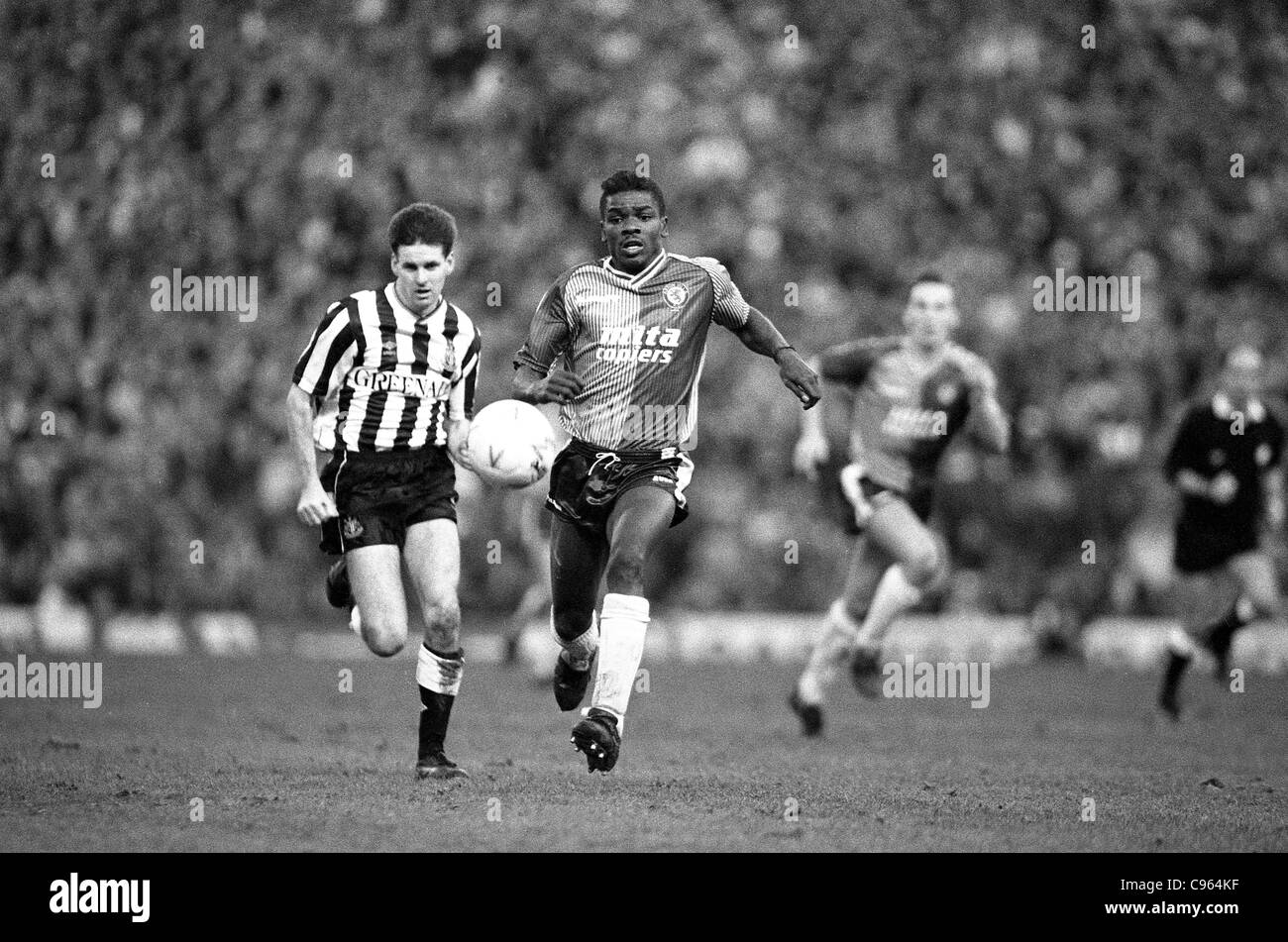 Aston Villa v Newcastle United a Villa Park 14/1/1989 Tony Daley Foto Stock