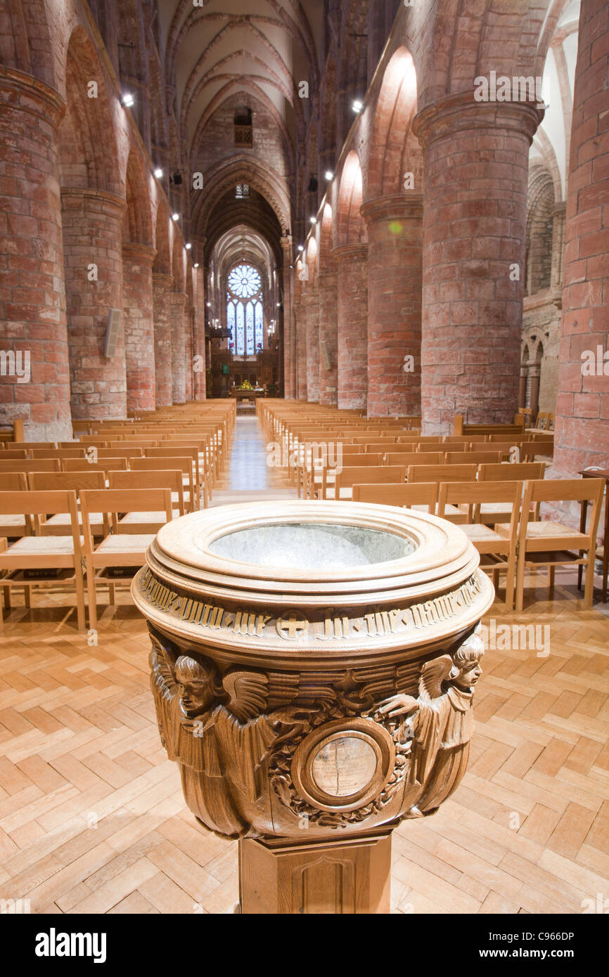 St Magnus Cathedral a Kirkwall sulla terraferma Orkney. Foto Stock