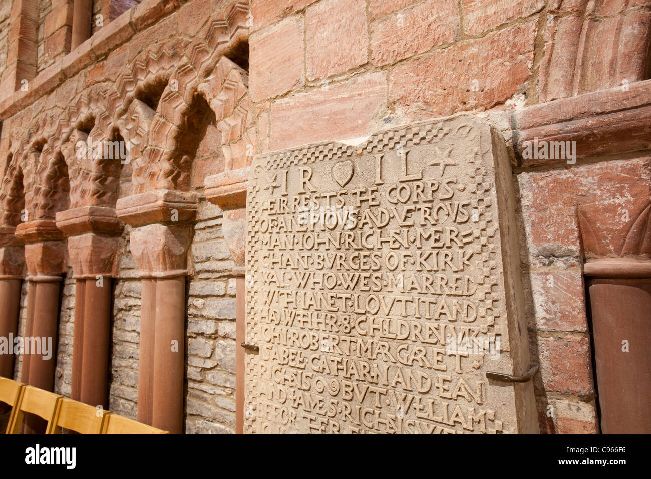 St Magnus Cathedral a Kirkwall sulla terraferma Orkney. Foto Stock