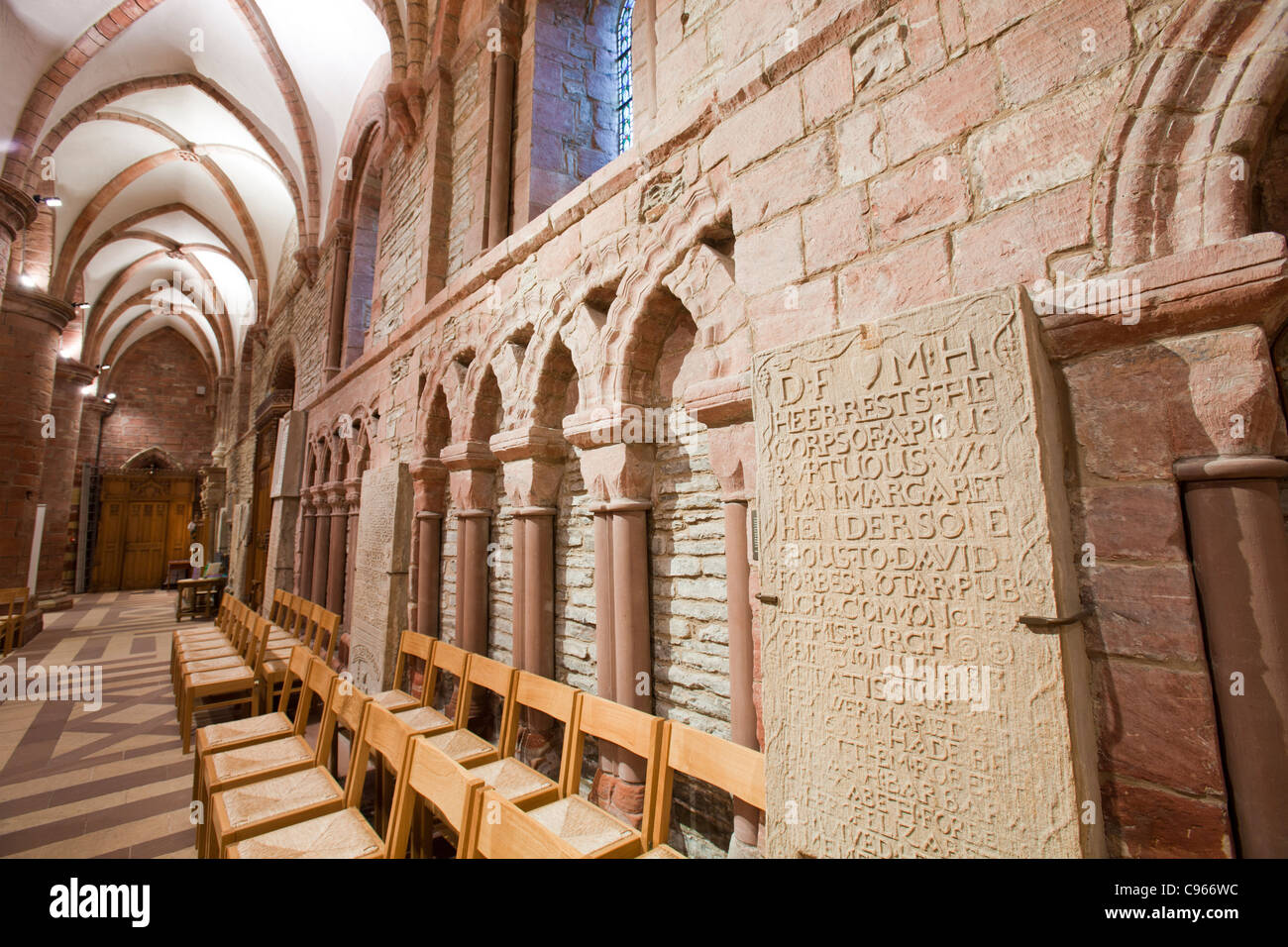 St Magnus Cathedral a Kirkwall sulla terraferma Orkney. Foto Stock