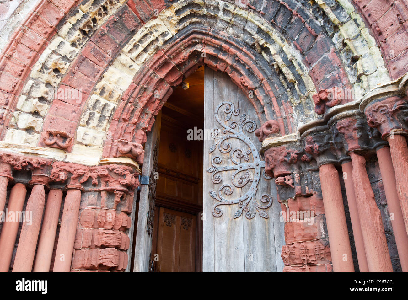 St Magnus Cathedral a Kirkwall sulla terraferma Orkney. Foto Stock