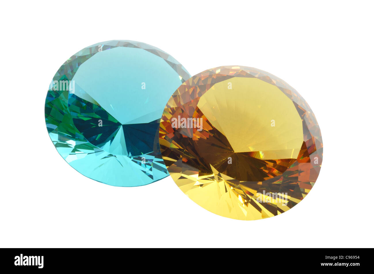 Il blu e il giallo diamanti , isolato su bianco , con patch di ritaglio Foto Stock