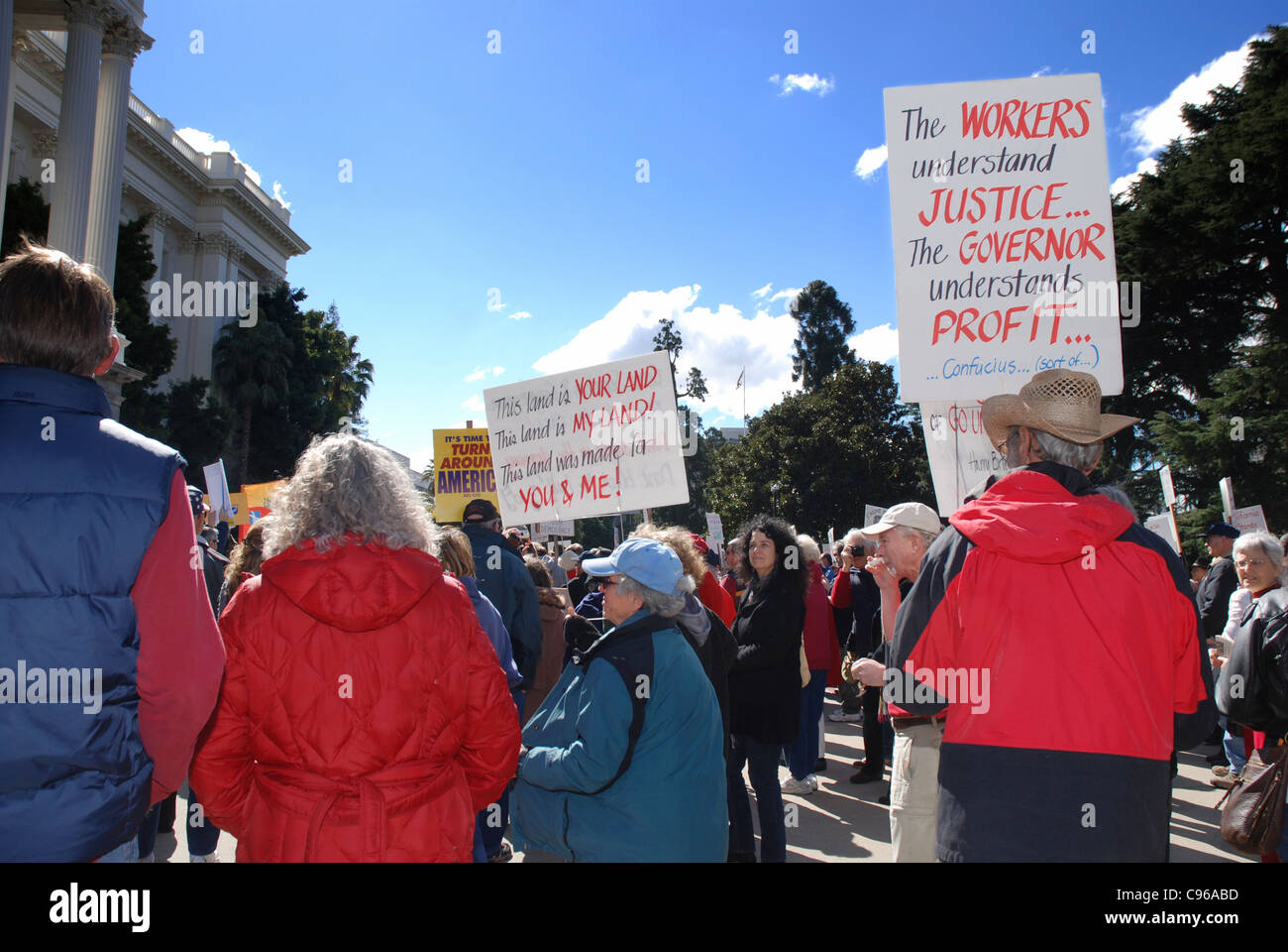 La manodopera europea sostenitori si riuniranno presso la California State Capitol al 'Rally per salvare il sogno americano" Foto Stock