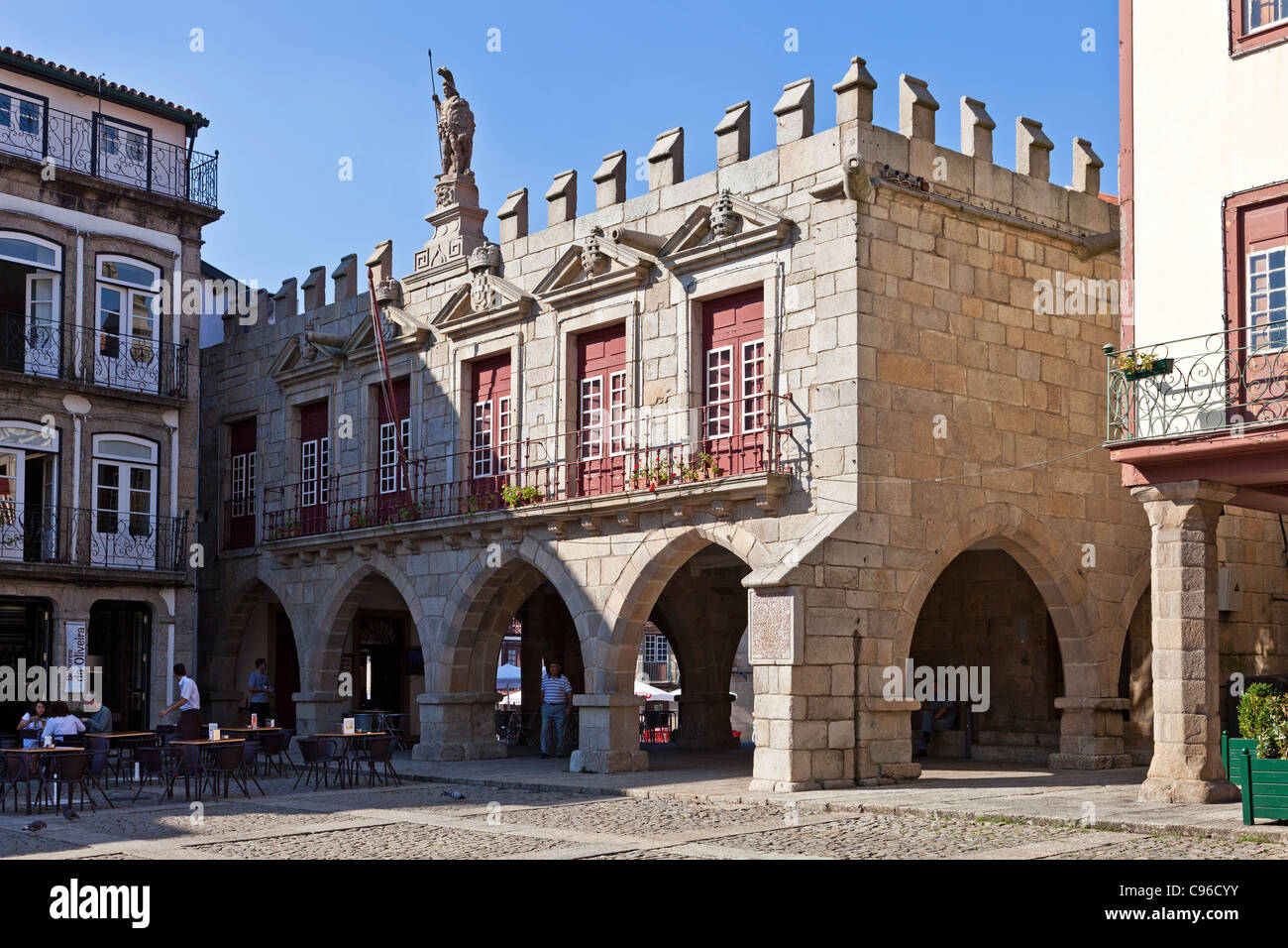 Vecchio Civica (Antigos Paços do Concelho) in Oliveira Square, Guimaraes, Portogallo. Foto Stock