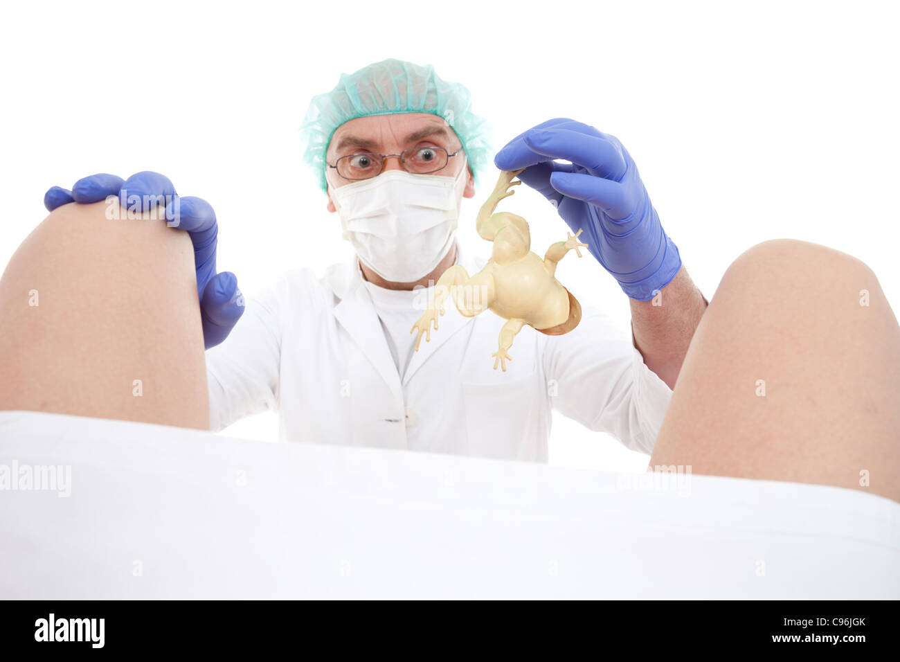 Medico ostetrico riceve il parto su sfondo bianco Foto Stock