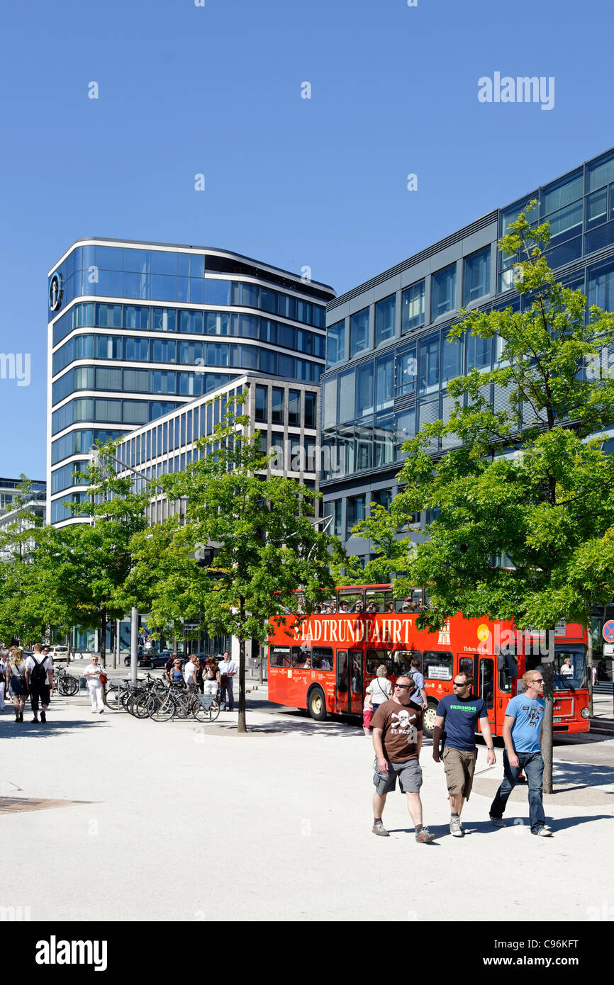 Marco Polo terrazze e Kaiserkai quay, Hafencity di Amburgo, Germania, Europa Foto Stock