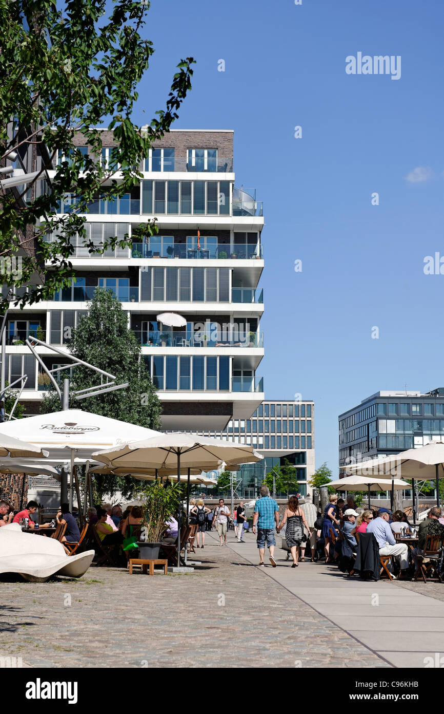 Marco Polo terrazze e Kaiserkai quay, Hafencity di Amburgo, Germania, Europa Foto Stock