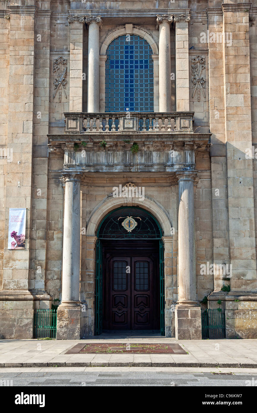 Populo chiesa nella città di Braga, Minho, Portogallo. , Manierista e rococò Architettura neoclassica. Foto Stock