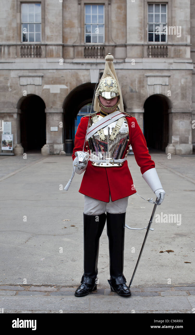 Vita soldato di guardia di turno di Horseguards Parade, Londra Foto Stock