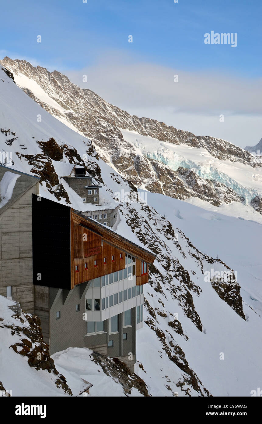 La progettazione e la realizzazione di architettura che è lo Jungfraujoch Visitor Center alla stazione ferroviaria più alta d'Europa. Foto Stock