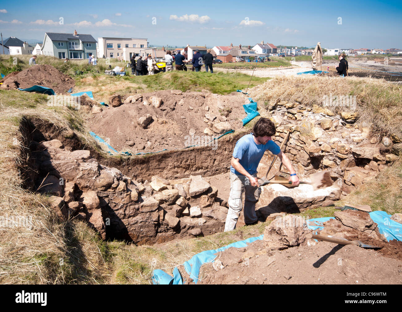 Il momento in cui la squadra a scavare vicino Beadnell nel nord Northumberland Foto Stock