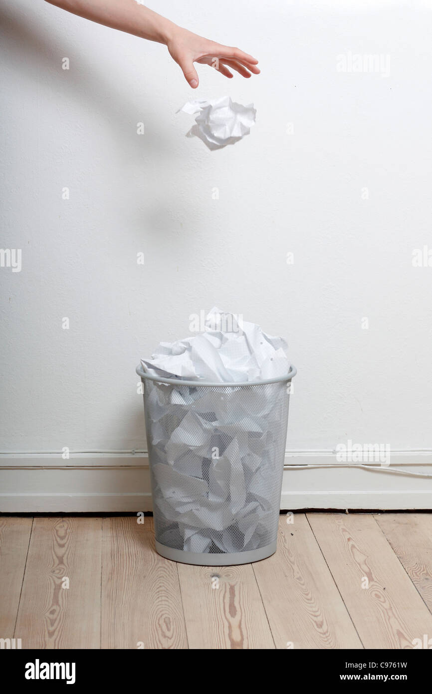 Carta nel vassoio Foto Stock