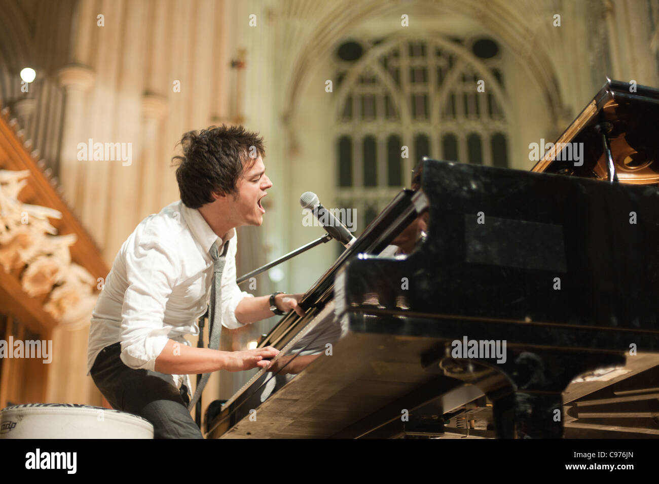 Jamie Cullum concerto in Abbazia di Bath Foto Stock