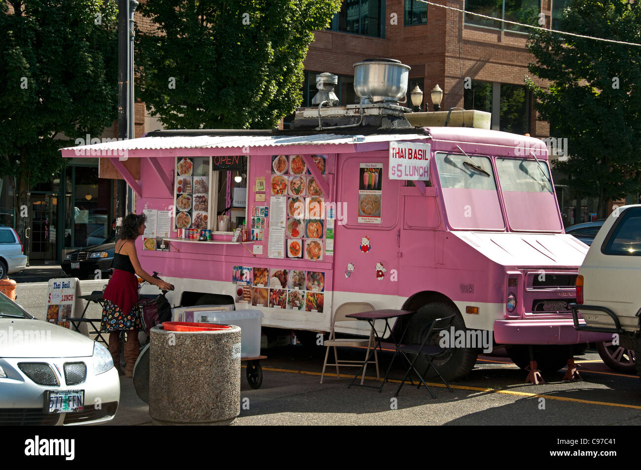 Portland cibo tailandese fornitore pranzo carrello munch Oregon Foto Stock