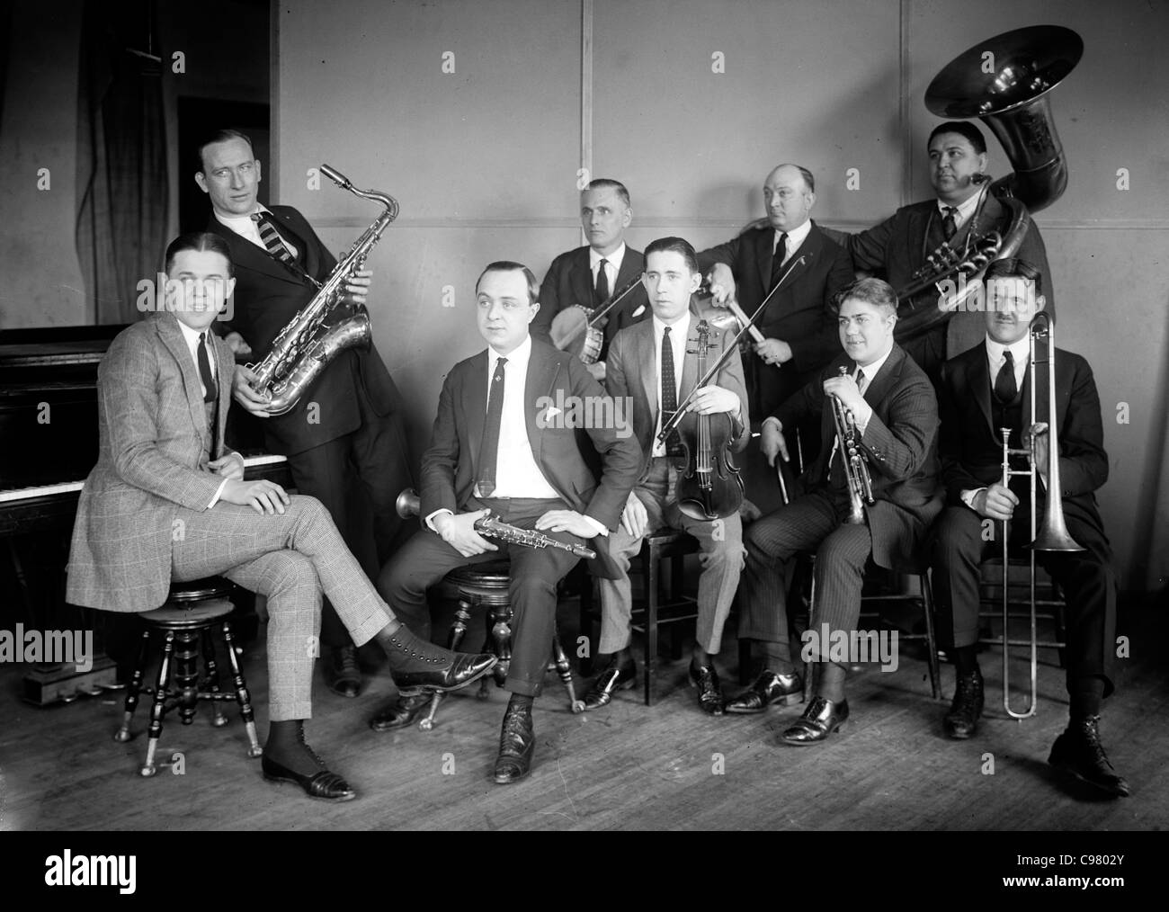 ISHAM JONES ORCHESTRA circa 1922 con rossi a sinistra con il sassofono Foto Stock