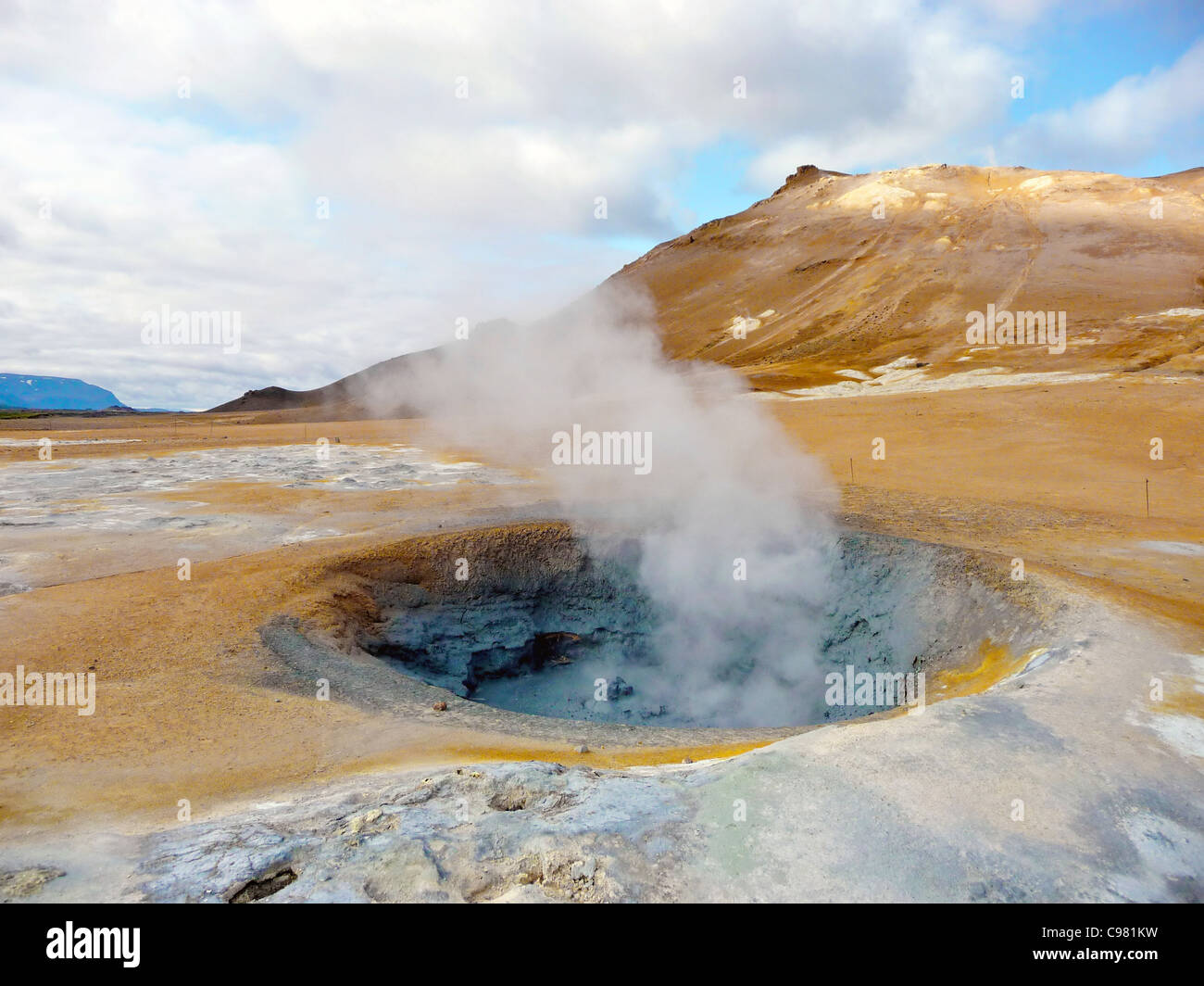 Attive fumarole geotermiche in Islanda in estate Foto Stock