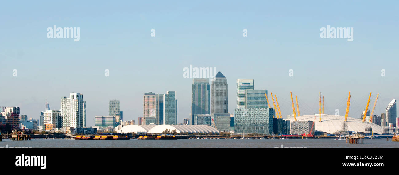 Una vista panoramica di Canary Wharf e l'arena O2 Foto Stock