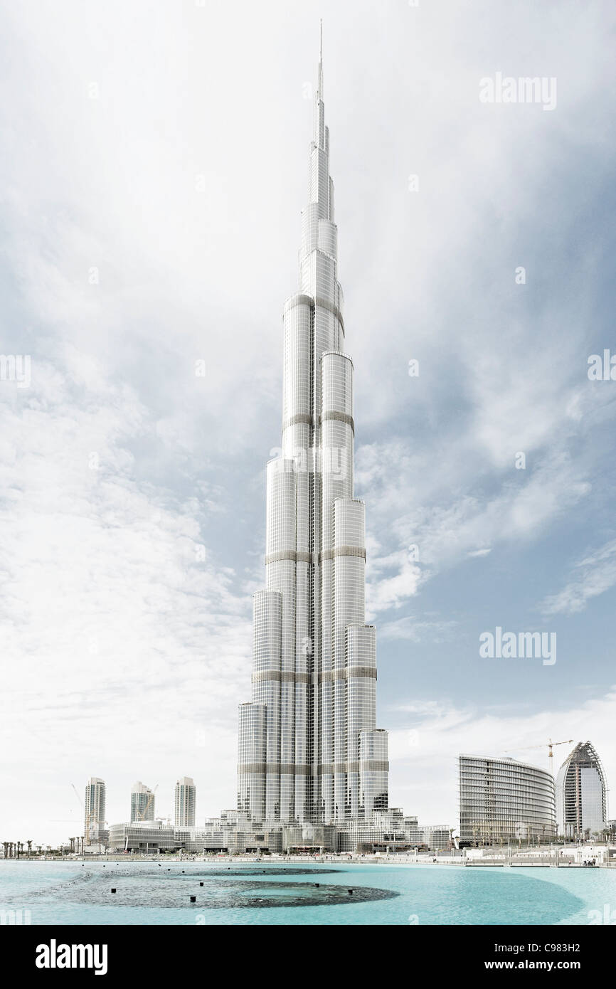 Il Burj Khalifa, la torre più alte del mondo, Dubai Business Bay, il centro cittadino di Dubai, Emirati Arabi Uniti, Medio Oriente Foto Stock