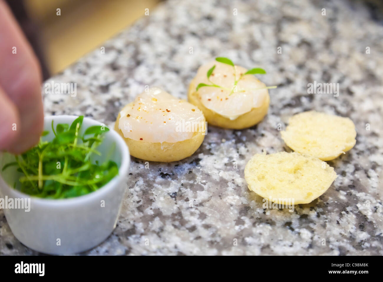 Panini speciali realizzati dallo chef., Ristorante Sa Qua na 22, pl. Hamelin Honfleur (14600) Francia TÉL : +33 2 31 89 40 80 Chef Ale Foto Stock