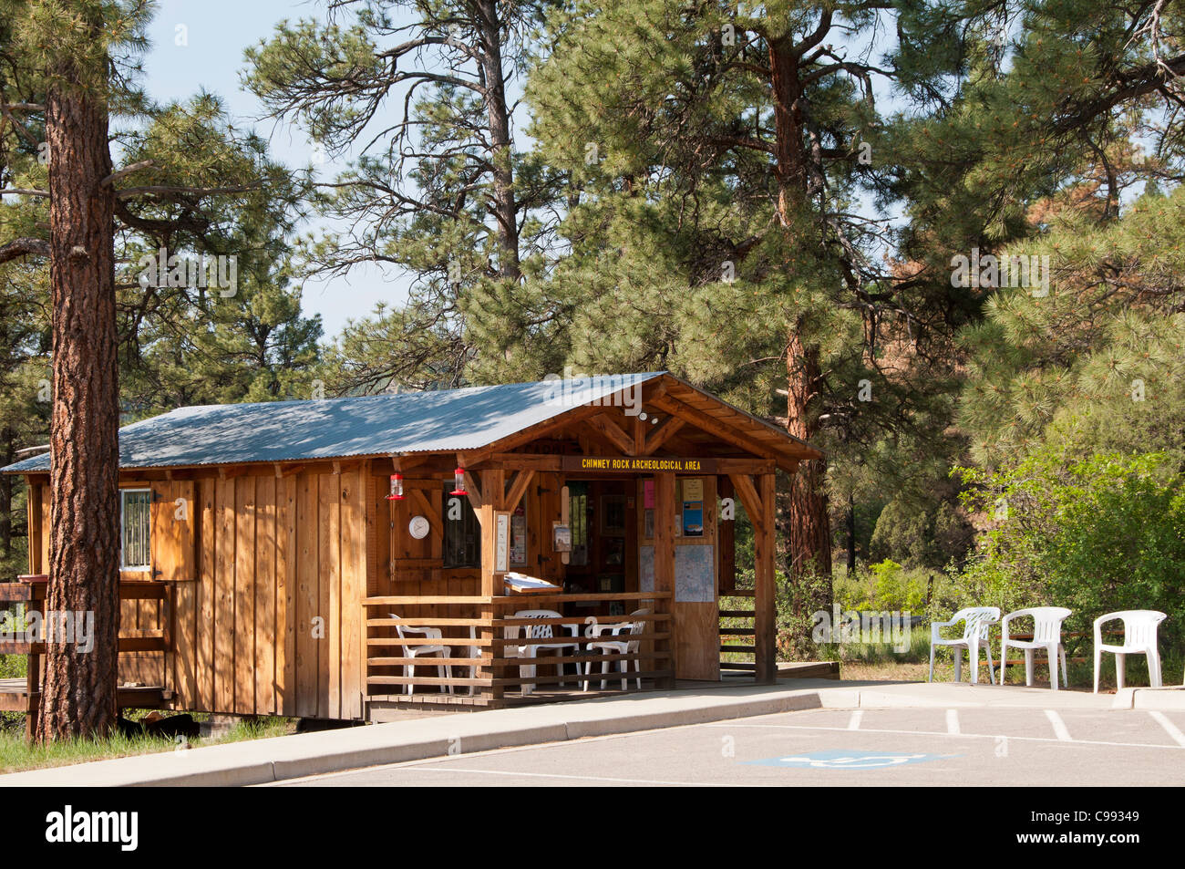 Cabina inferiore a Parcheggio, Camino Rock Area archeologica, Pagosa Springs, Colorado. Foto Stock