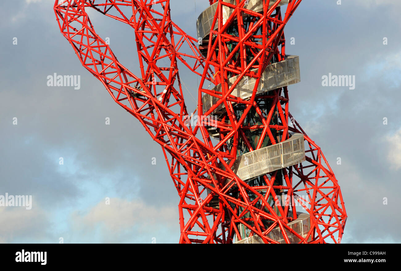 I progressi della ArcelorMittal orbita nella Torre di Londra 2012 Olympic Park. Foto Stock