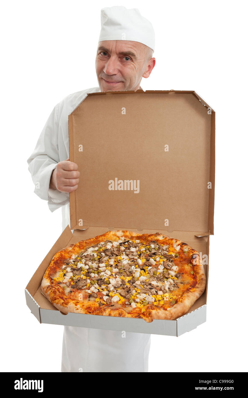 Cuocere maschio con pizza fresca nella casella Foto Stock