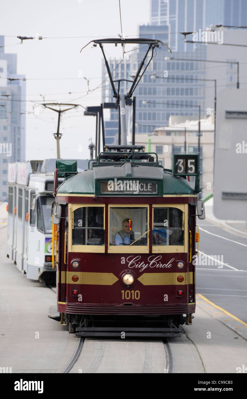Uno degli otto rinnovato W-Class tram (1936 a 1956 operando in Melbourne, Australia Foto Stock