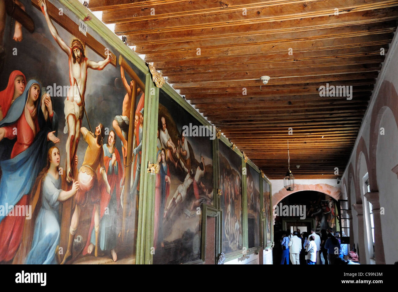 Messico, Bajio, Zacatecas, dipinti delle Stazioni della Croce nel Museo del monastero di Guadalupe. Foto Stock