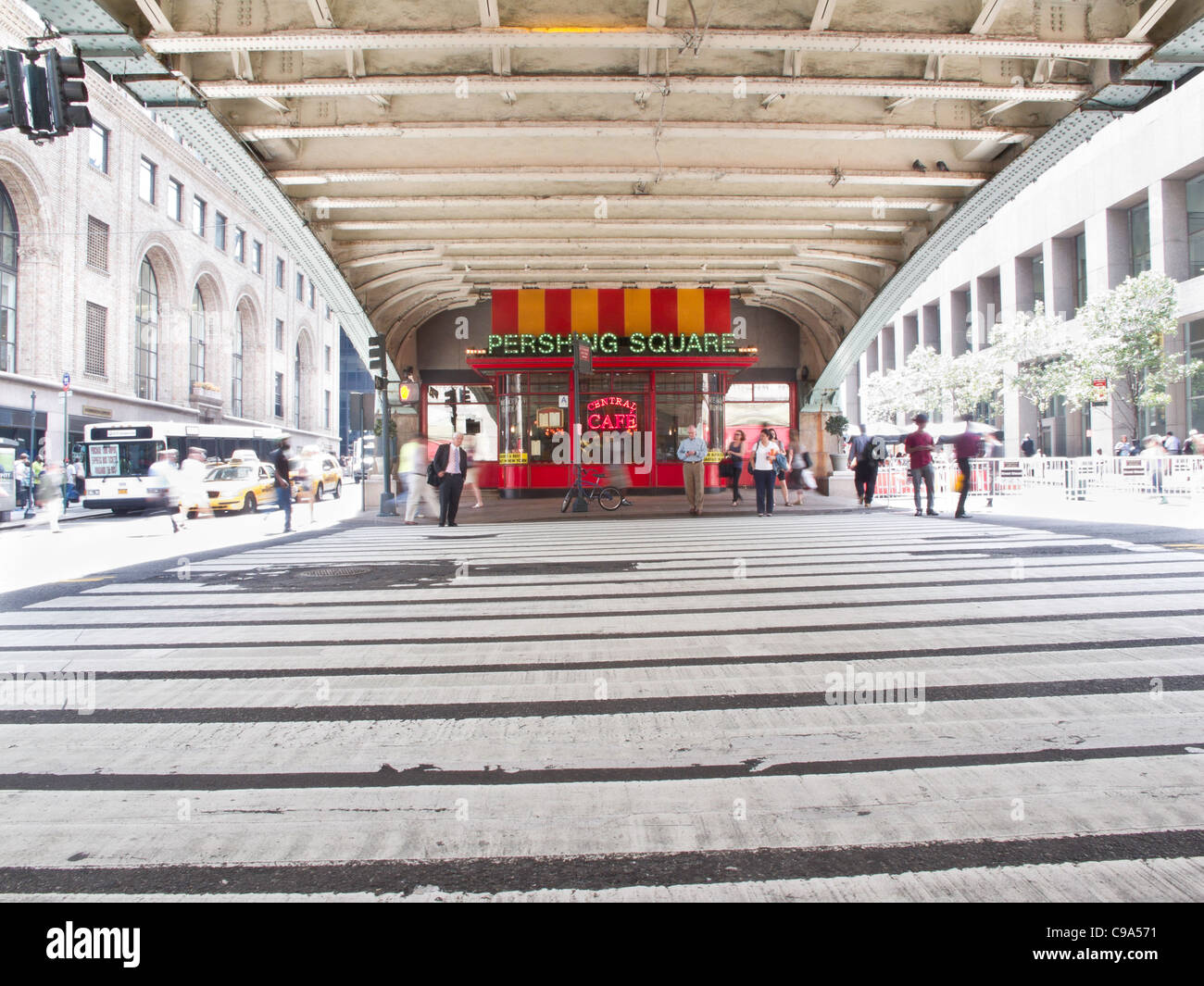 Pershing Square, 42nd Street Crosswalk, New York City Foto Stock