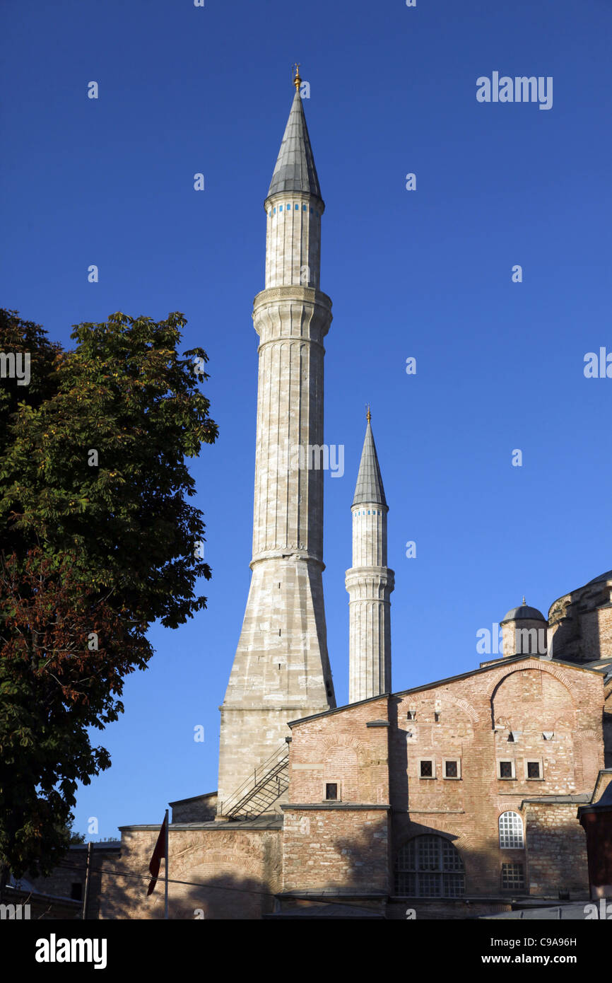 HAGIA SOPHIA minareti della Moschea di Aya Sofya Sultanahmet Istanbul Turchia 03 Ottobre 2011 Foto Stock