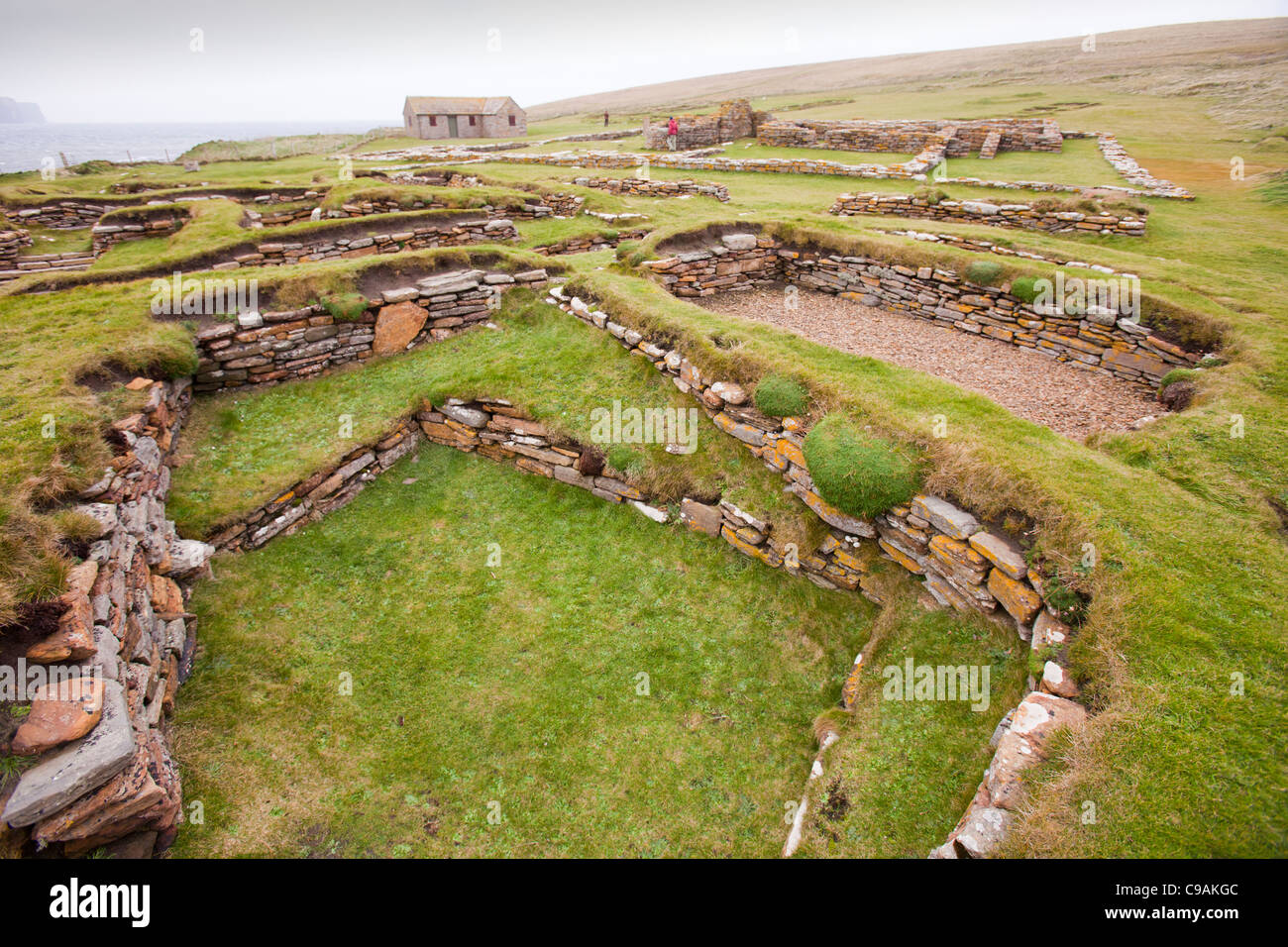 Un antico insediamento sul Brough di Birsay pensa che data dal quinto secolo più tardi con edifici Pictish. Foto Stock