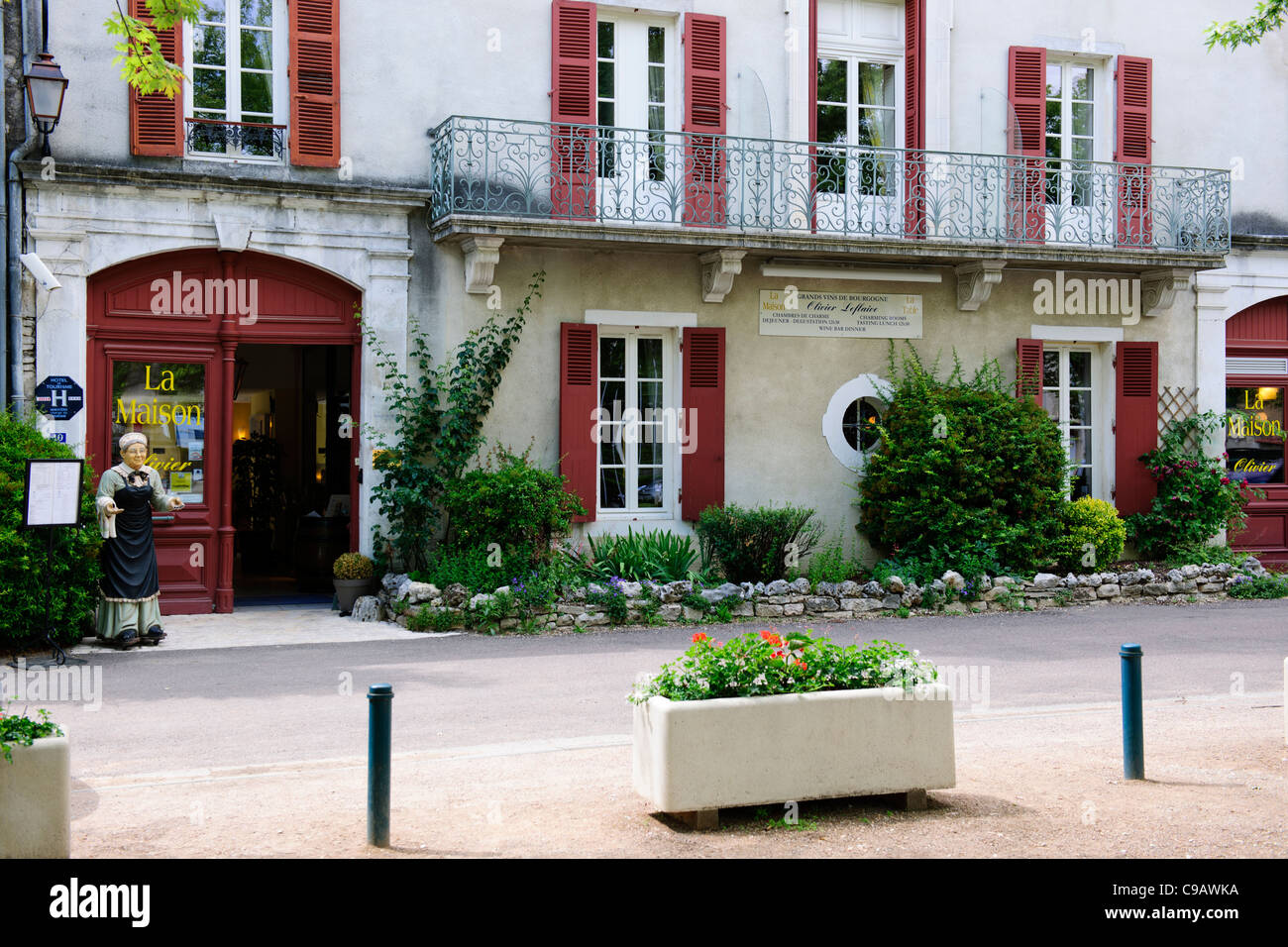 Puligny Montrachet,Borgogna Village,Centro, la Cave du Vin, negozio di vino, caffè,hotels,Montrachet,Grande Cru de Bourgogne,Francia Foto Stock