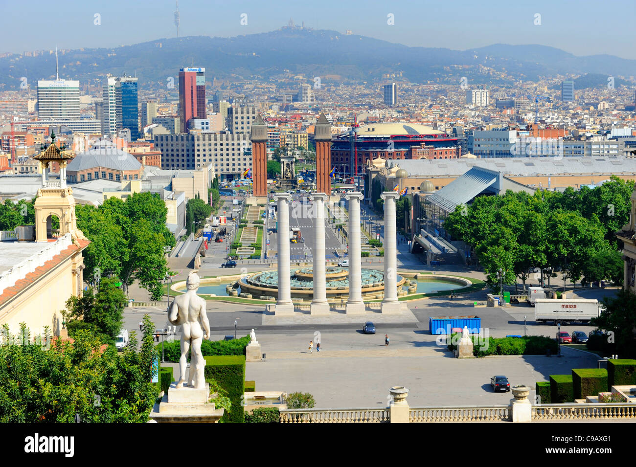 Panorama di Barcellona Spagna dal promontorio di Montjuïc Europa Catalogna Foto Stock