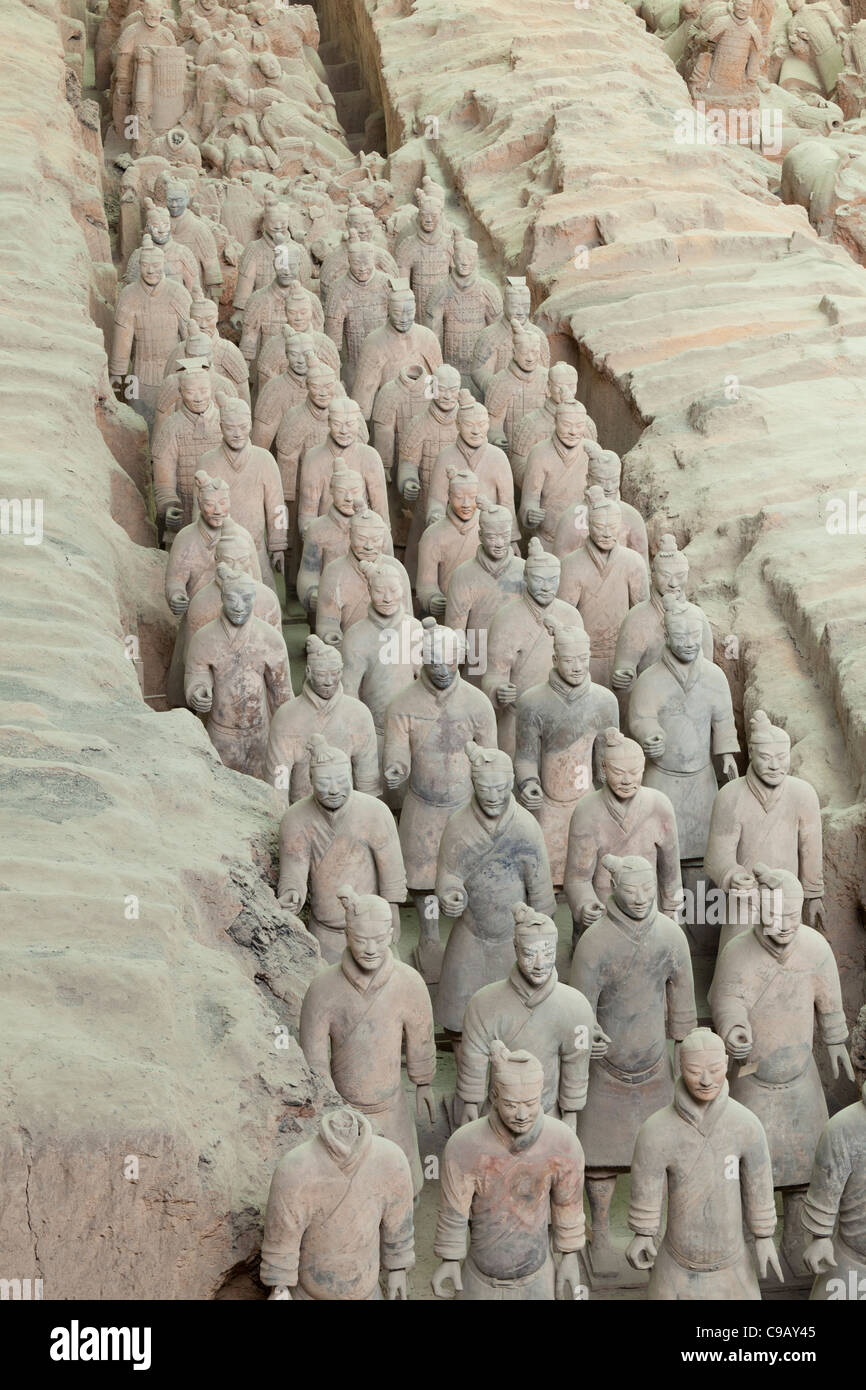 Guerrieri di Terracotta Army buca numero 1, Xian, Provincia di Shaanxi, PRC Repubblica Popolare di Cina e Asia Foto Stock