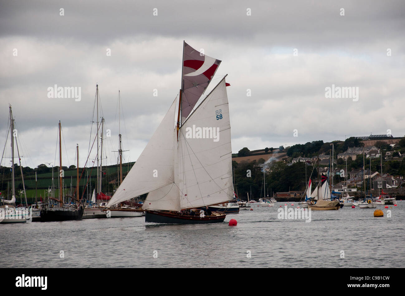 Falmouth lavorando Boat Race a Falmouth Oyster Festival 2011 Foto Stock