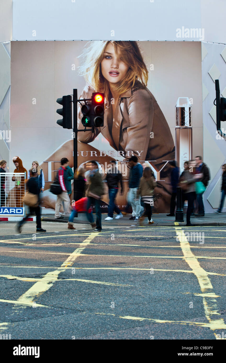 Regent Street occupato con gli acquirenti, London, Regno Unito Foto Stock