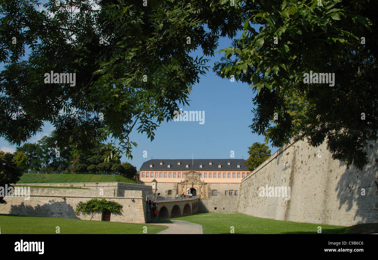 La cittadella di Petersberg e bastioni a capitale della Turingia Erfurt, Germania Est Foto Stock