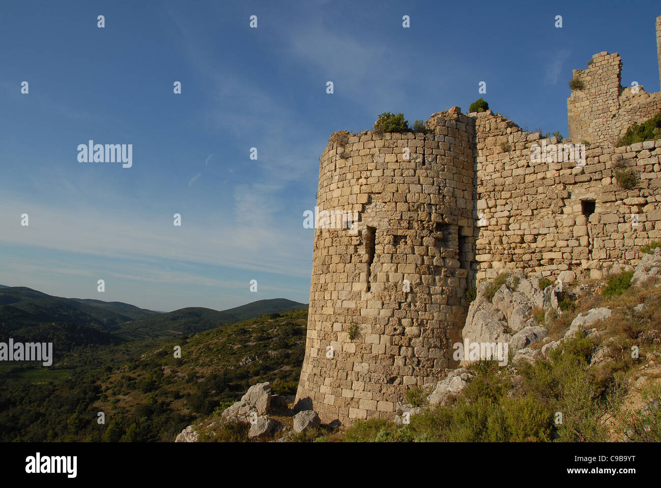 Château d'Aguilar, castello di eagle, roccaforte dei Catari setta, in Corbières montagne vicino Tuchan, Aude Linguadoca Foto Stock