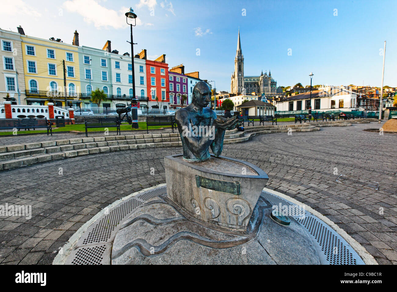 Scultura il navigatore in JF Kennedy Park, città di Cobh, nella contea di Cork, Repubblica di Irlanda Foto Stock