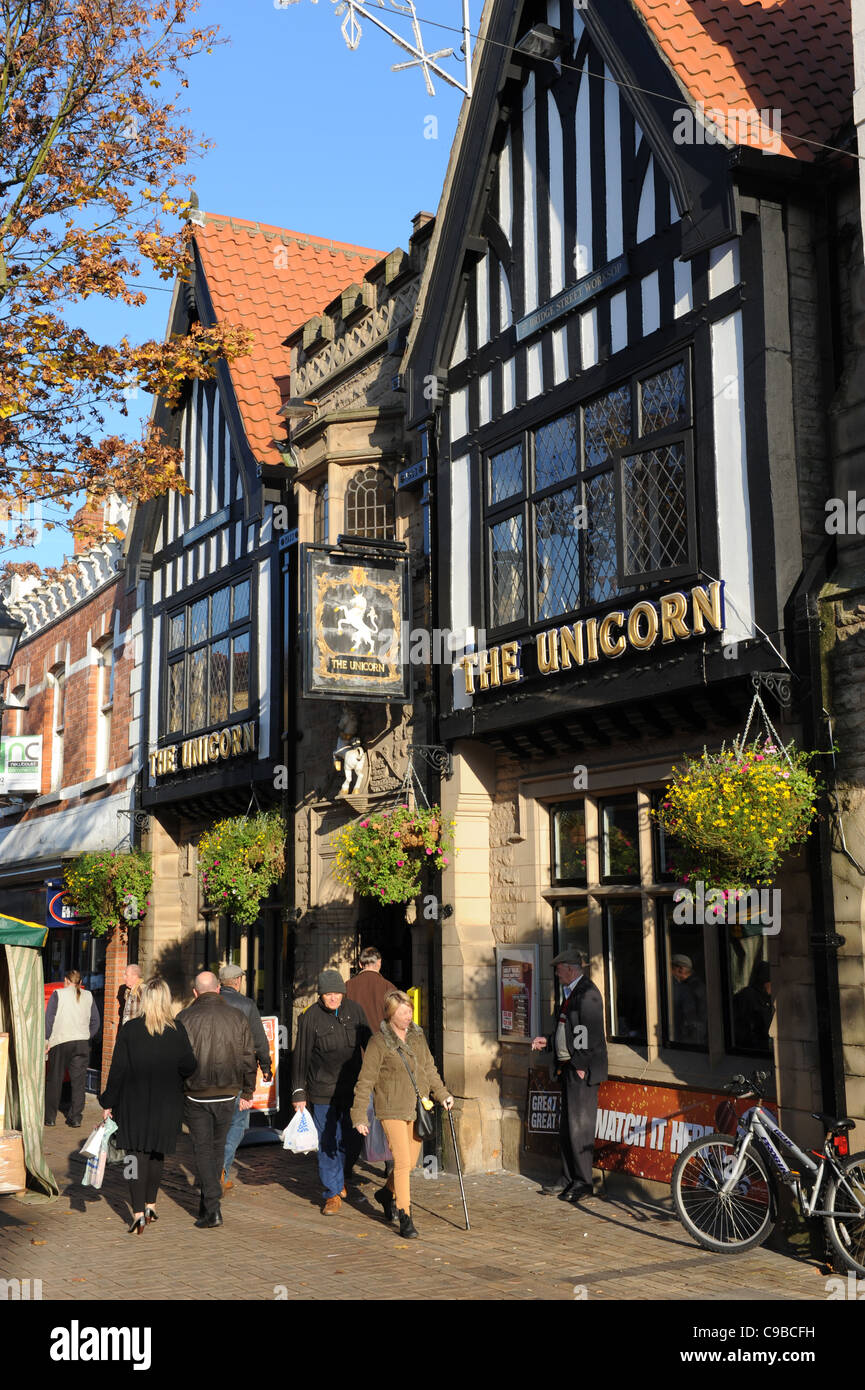 La Unicorn public house in Bridge Street Worksop Nottinghamshire, Inghilterra. Regno Unito Foto Stock