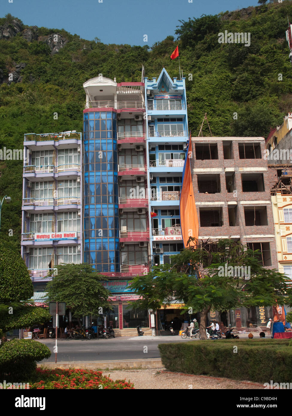 Hotel Resort a Cat Ba isola nella baia di Halong, Vietnam Foto Stock