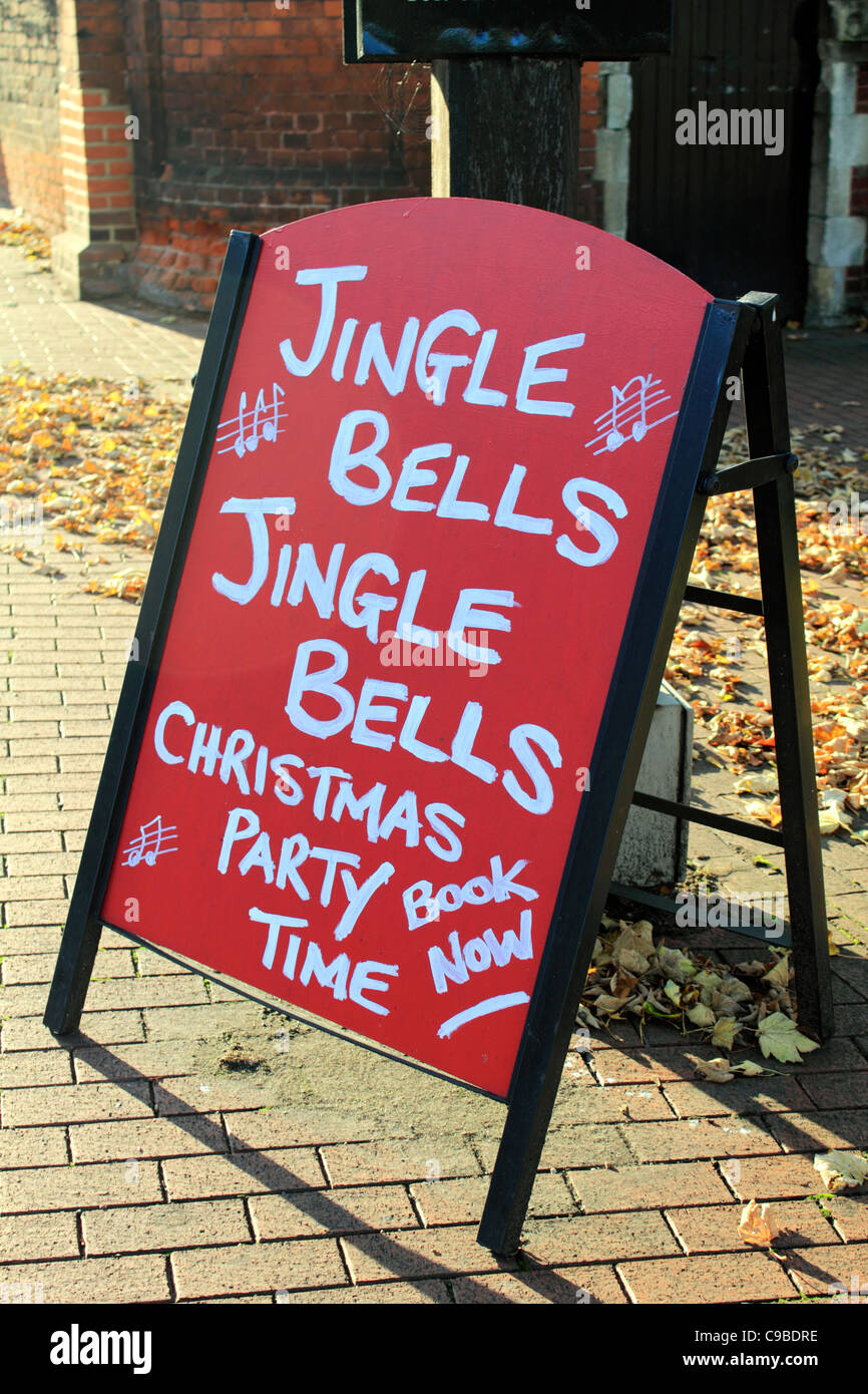 Jingle Bells Christmas party board Carshalton, Sutton Sud Londra Inghilterra REGNO UNITO Foto Stock