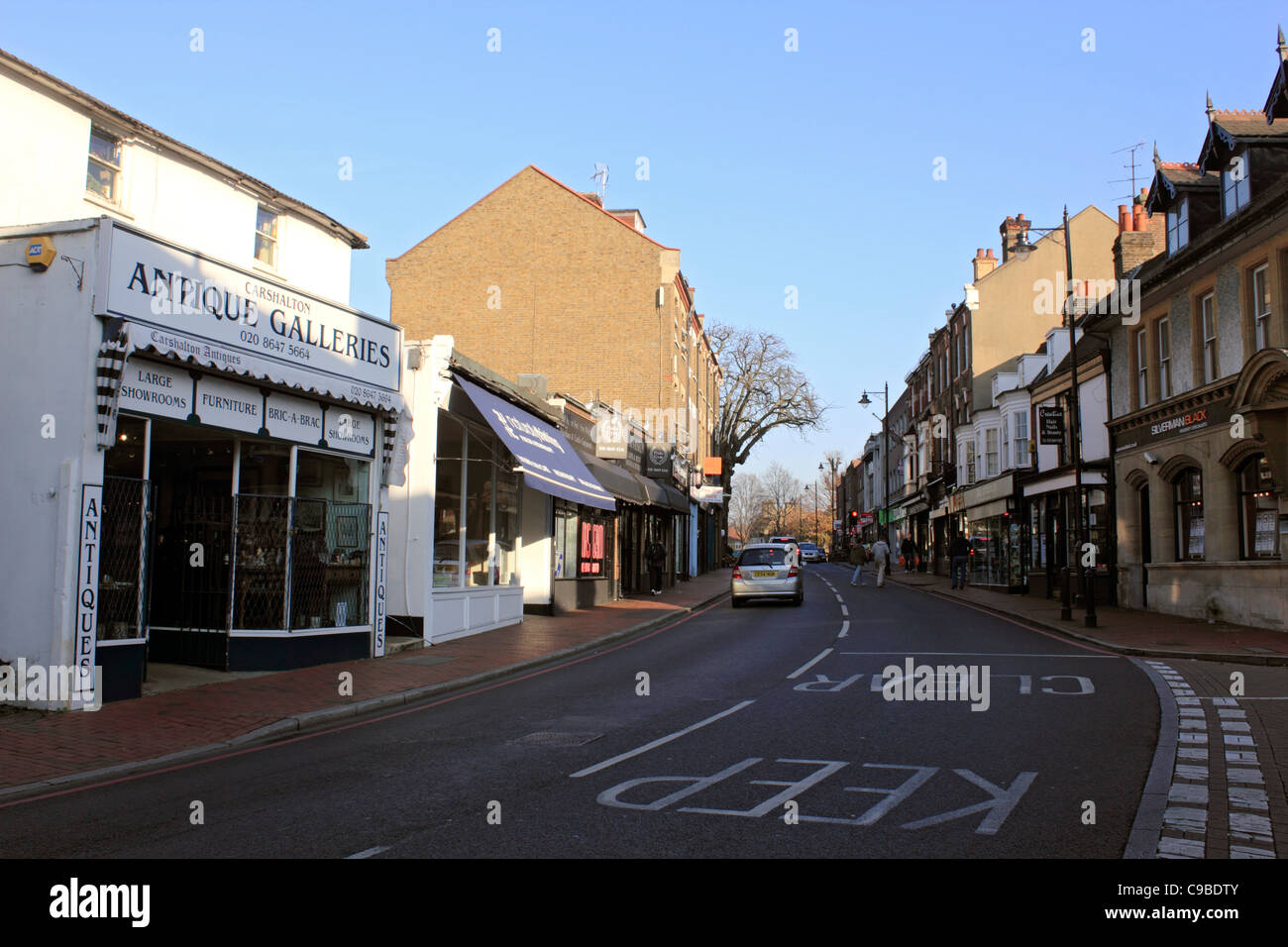 High Street a Carshalton, Sutton Sud Londra Inghilterra REGNO UNITO Foto Stock
