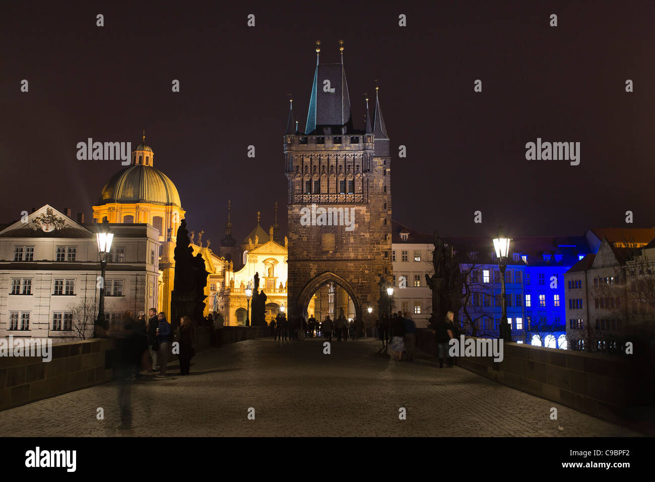 Ponte Carlo di notte, Praga, Repubblica Ceca Foto Stock