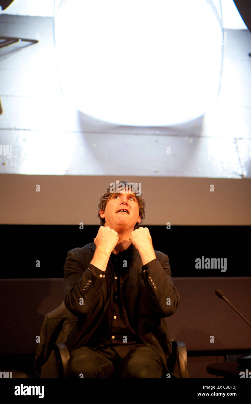 Welsh performance installation artista concettuale Bedwyr Williams Foto Stock