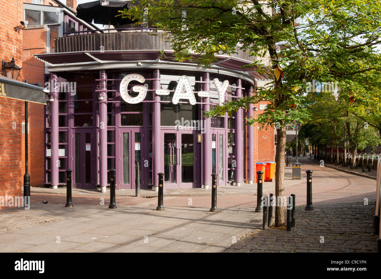 The G-A-Y Bar, Canal Street, Manchester, Inghilterra, Regno Unito. Canal Street è il "Villaggio gay" di Manchester. Foto Stock
