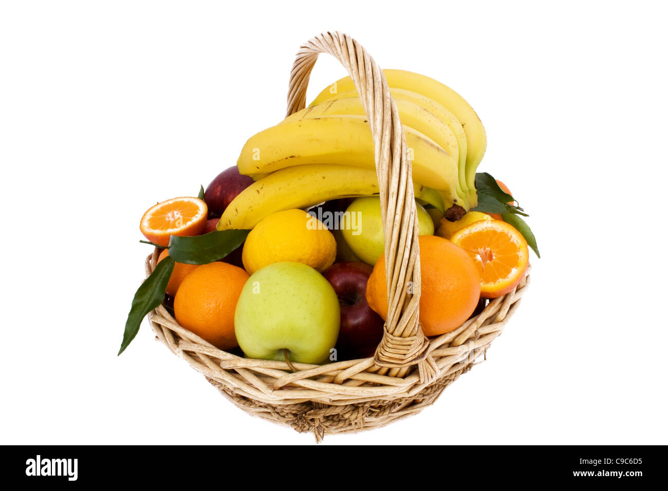 Carrello con assortimento di frutta isolato su sfondo bianco. Foto Stock