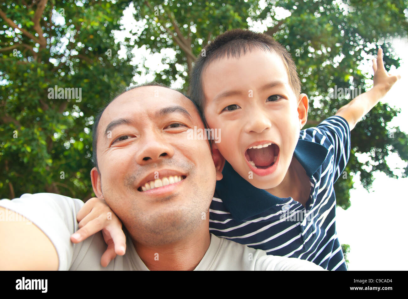 Felice padre e figlio Foto Stock